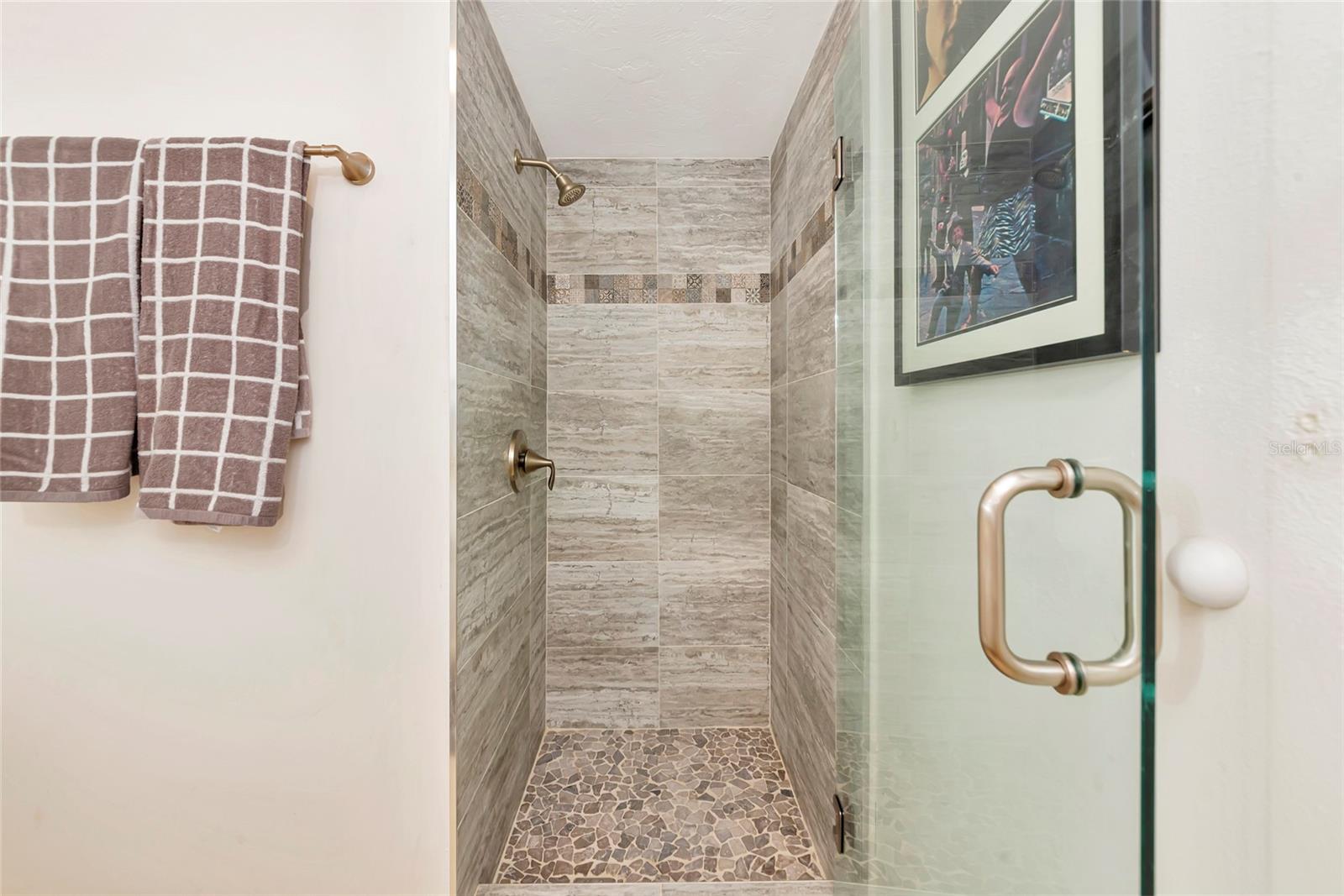 DOLPHIN TOWER - Residential