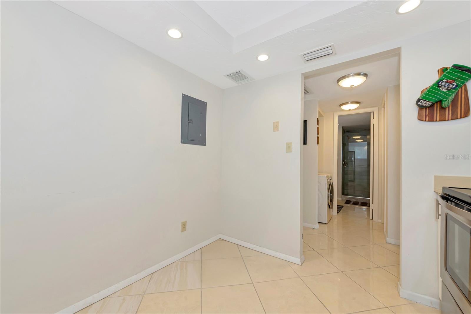 DOLPHIN TOWER - Residential