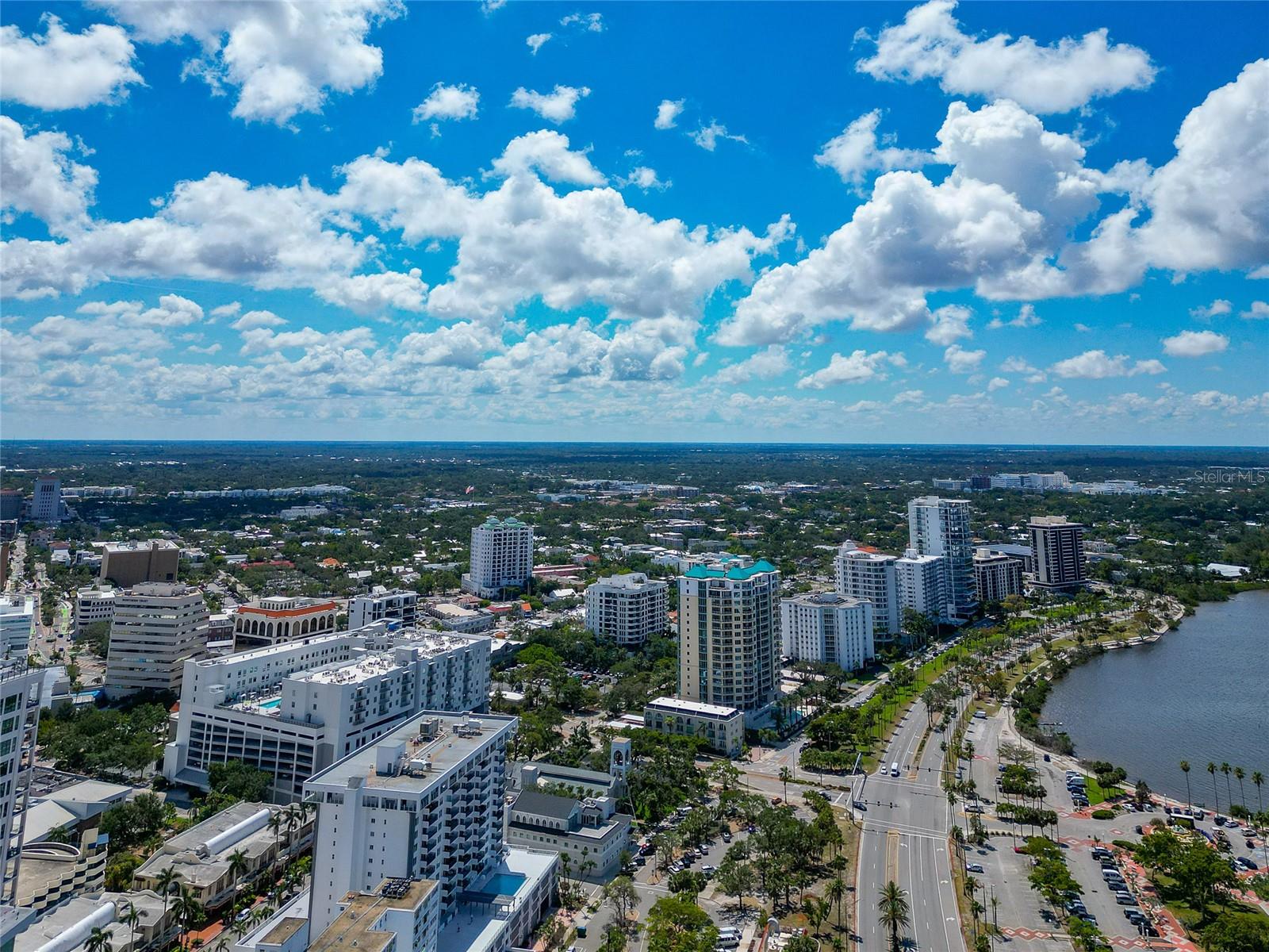 DOLPHIN TOWER - Residential
