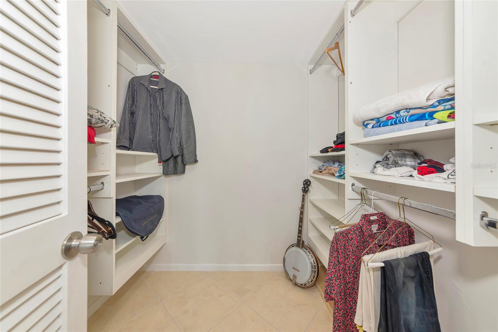 DOLPHIN TOWER - Residential