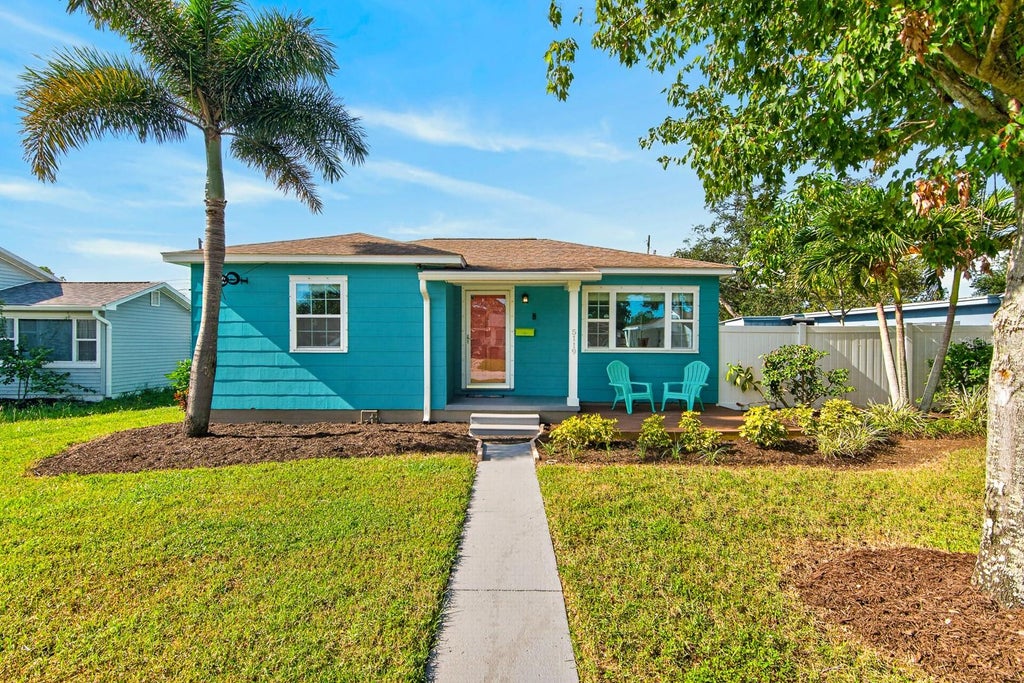 Photo of 5119 29th Avenue N, St Petersburg, FL 33710 (MLS # TB8540725)