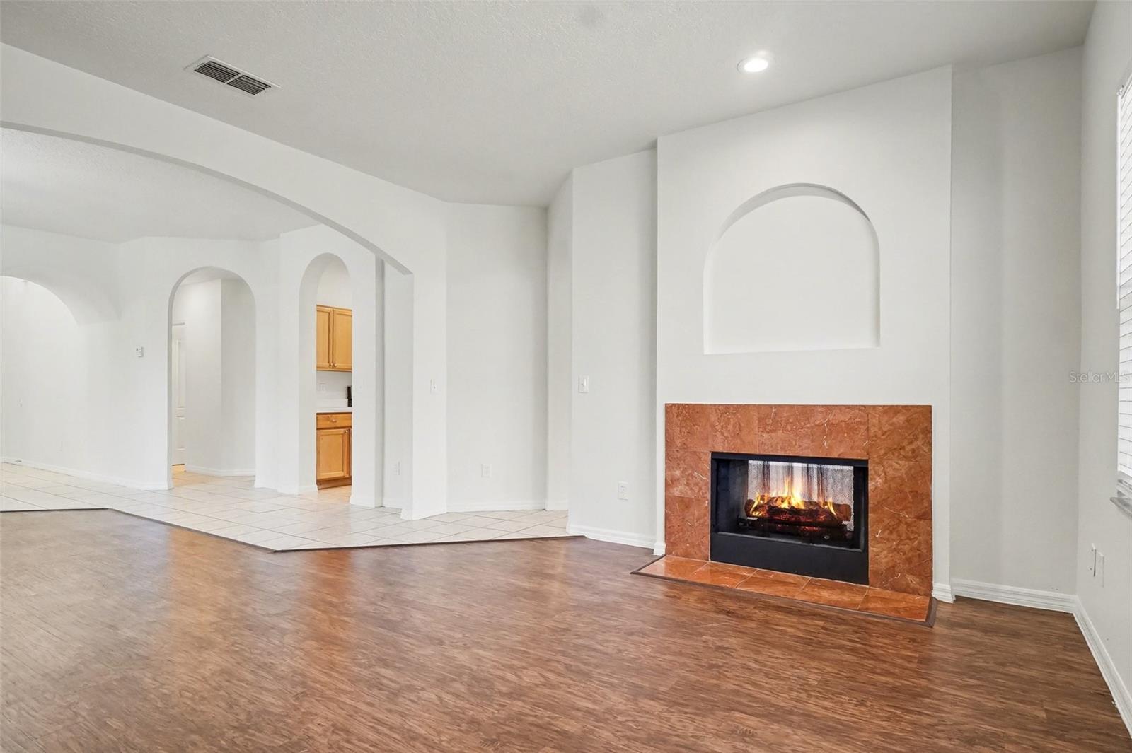 PRAIRIE LAKE VILLAGE PH 04 - Residential