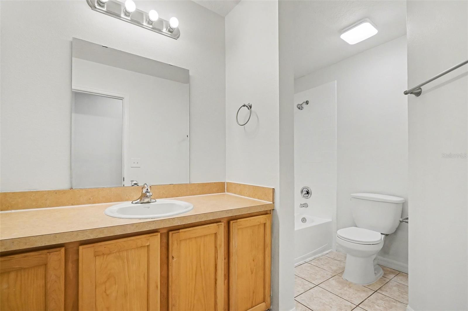 PRAIRIE LAKE VILLAGE PH 04 - Residential