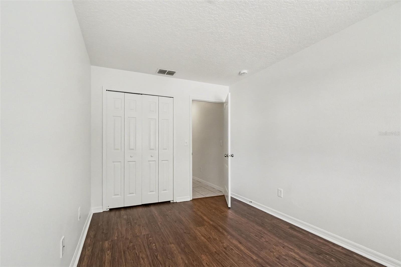 PRAIRIE LAKE VILLAGE PH 04 - Residential