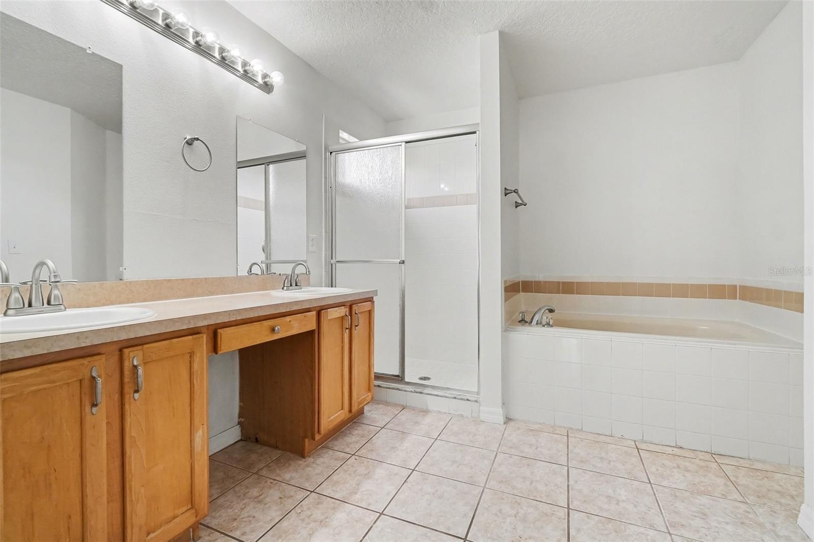 PRAIRIE LAKE VILLAGE PH 04 - Residential