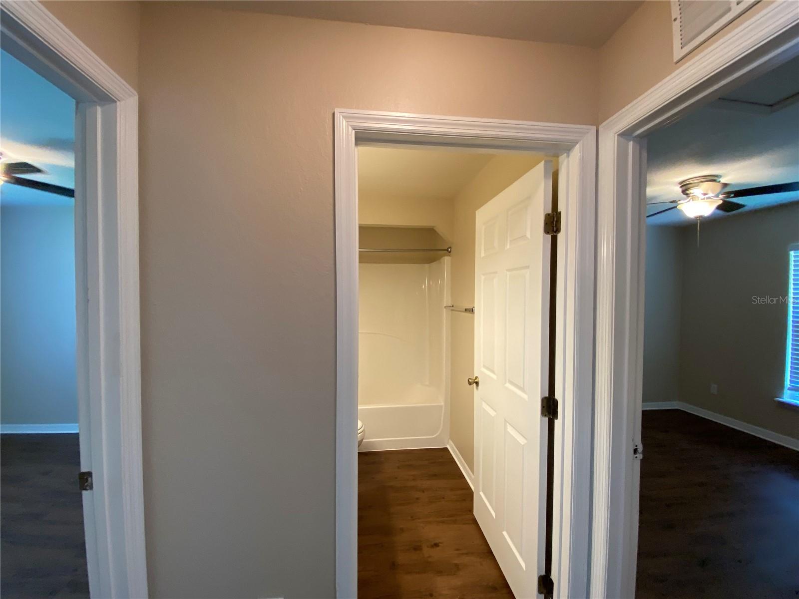 SILVER SPGS SHORES UN 19 - Residential Lease