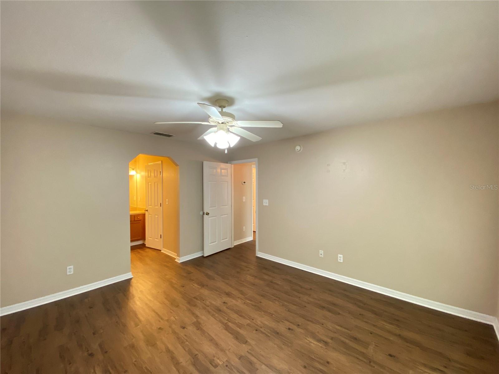 SILVER SPGS SHORES UN 19 - Residential Lease