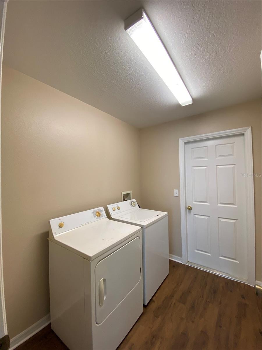 SILVER SPGS SHORES UN 19 - Residential Lease