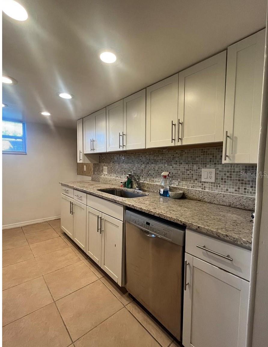 DELTONA LAKES UNIT 28 - Residential Lease