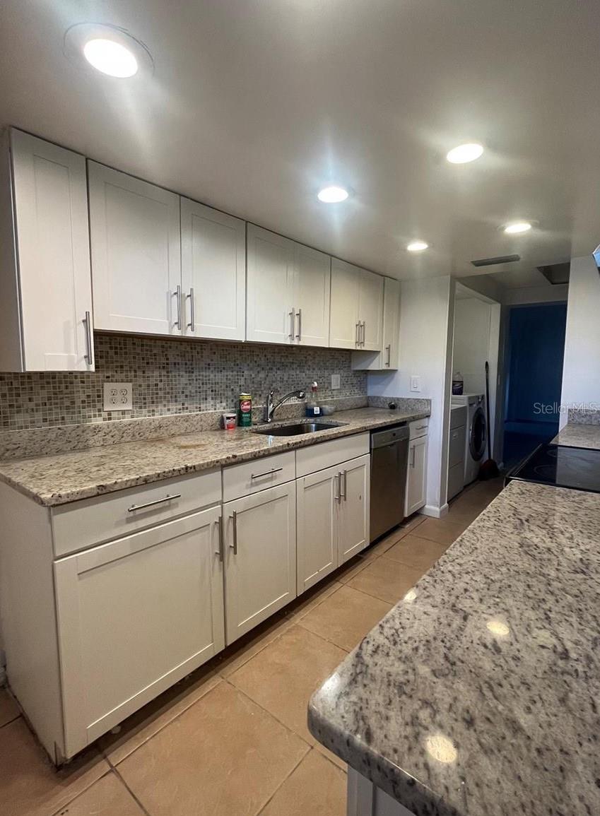 DELTONA LAKES UNIT 28 - Residential Lease