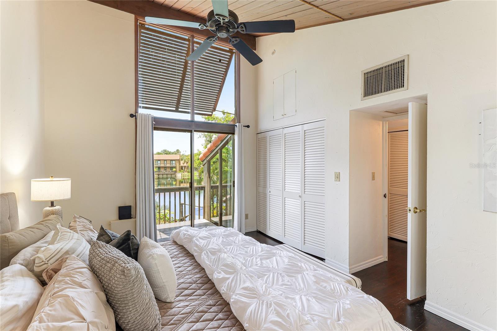 SANDY COVE - Residential Lease
