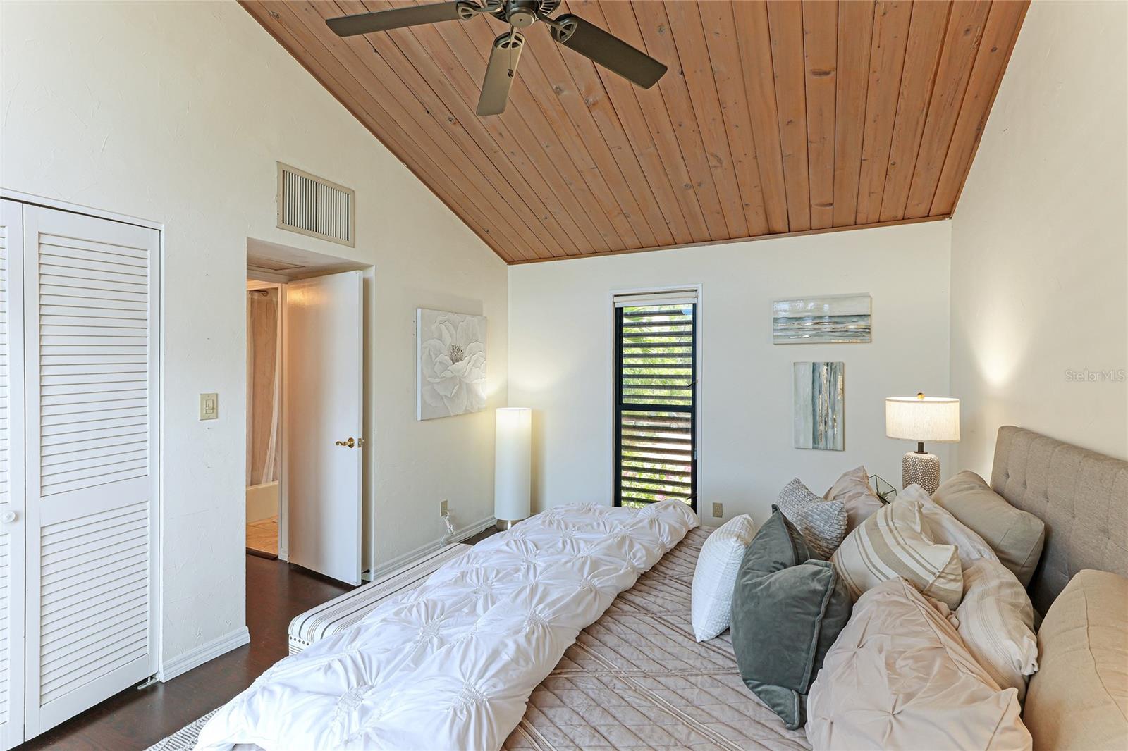 SANDY COVE - Residential Lease