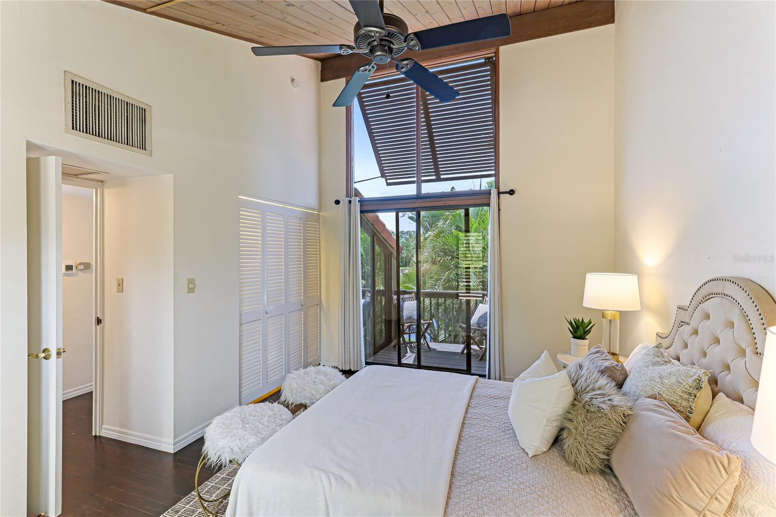 SANDY COVE - Residential Lease