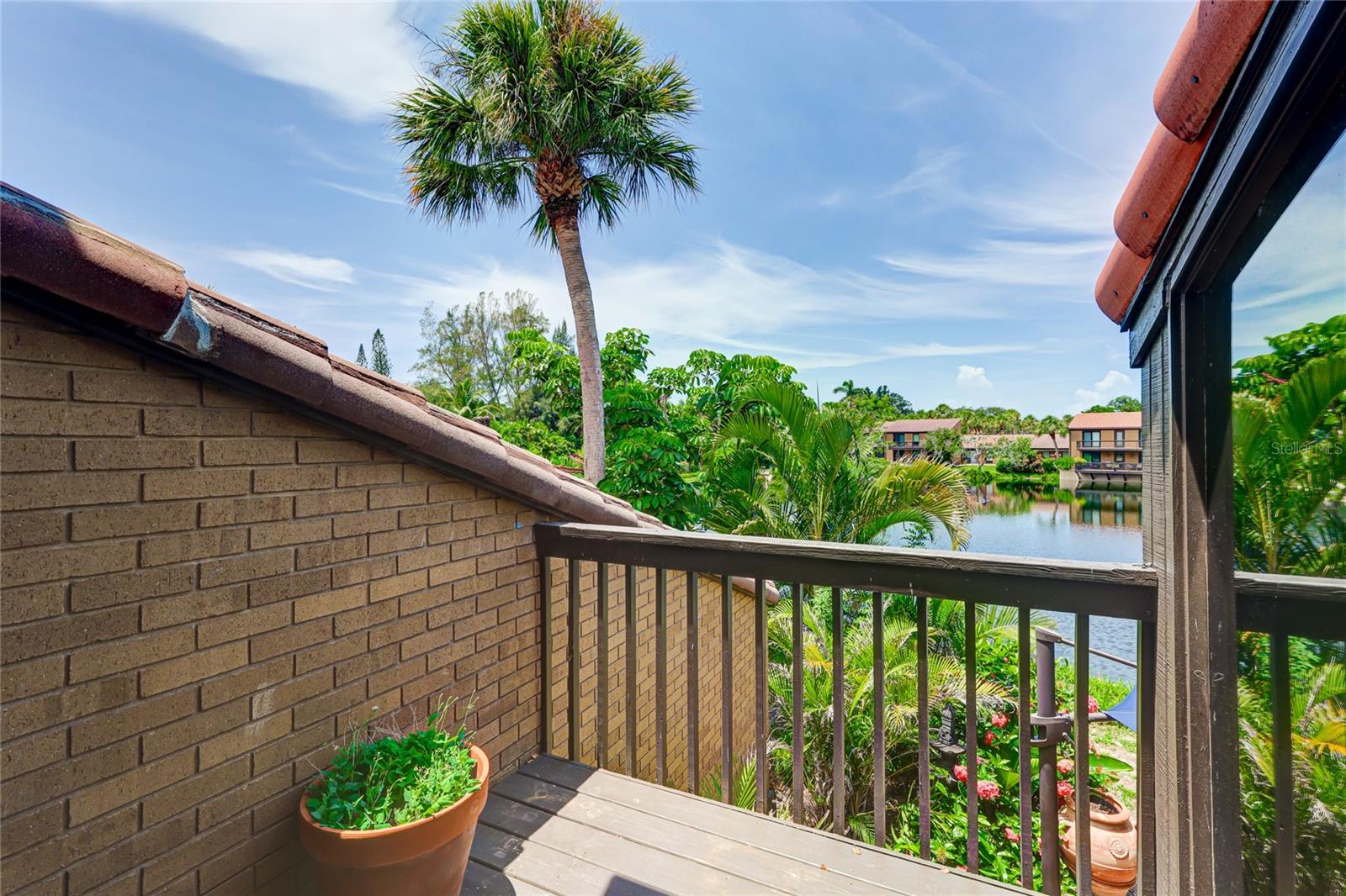 SANDY COVE - Residential Lease