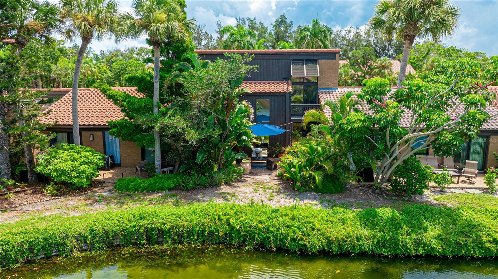 SANDY COVE - Residential Lease