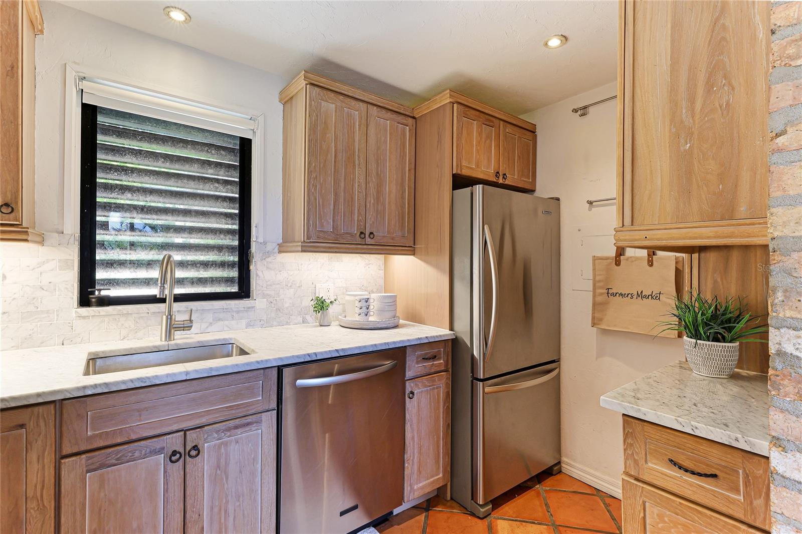 SANDY COVE - Residential Lease