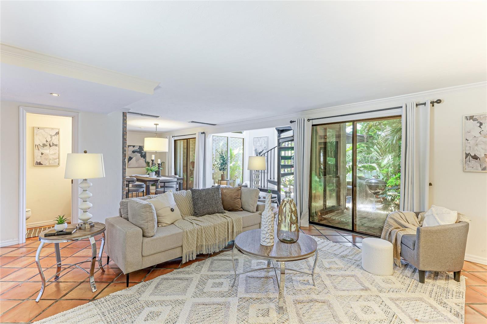 SANDY COVE - Residential Lease