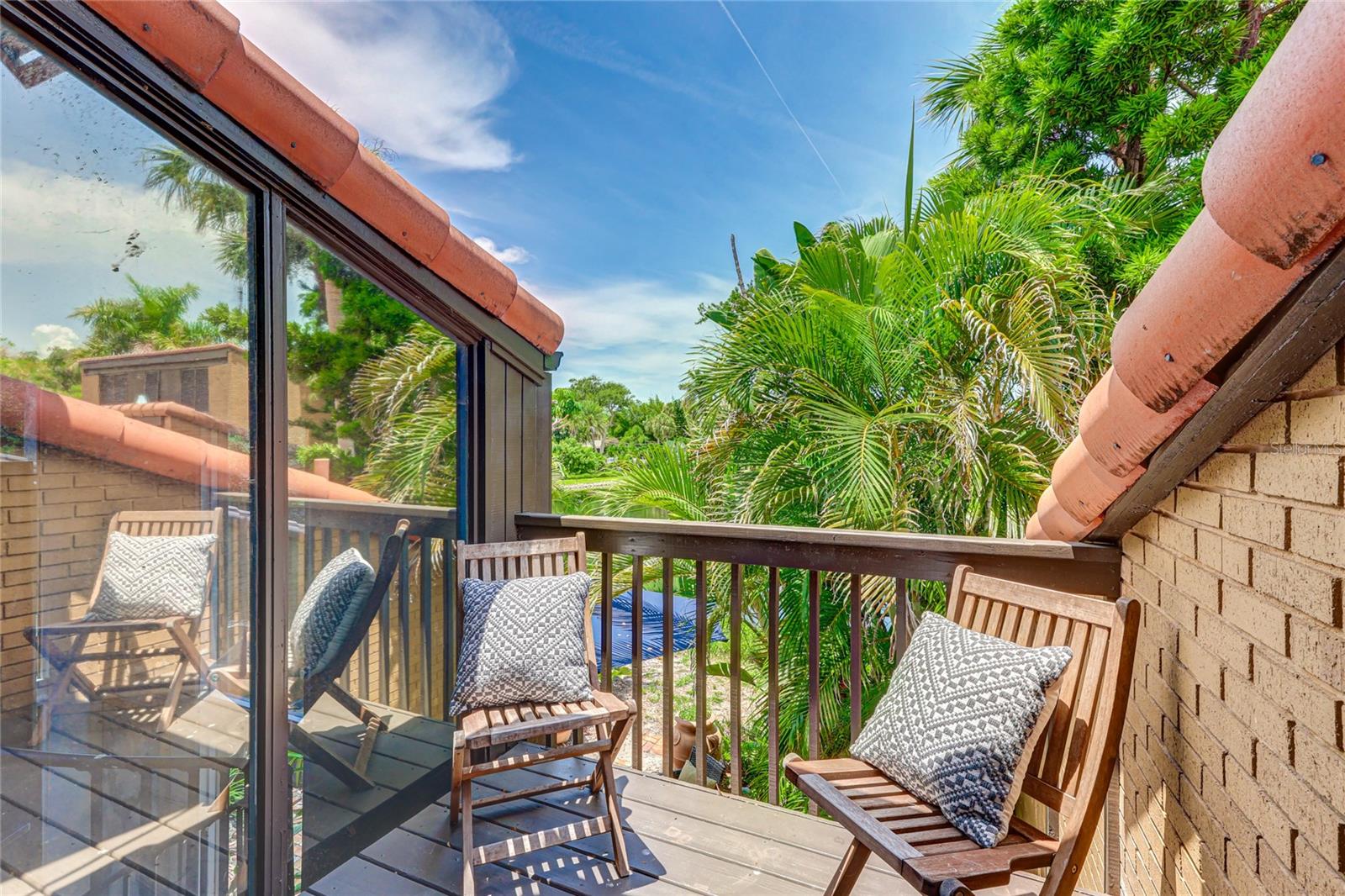 SANDY COVE - Residential Lease