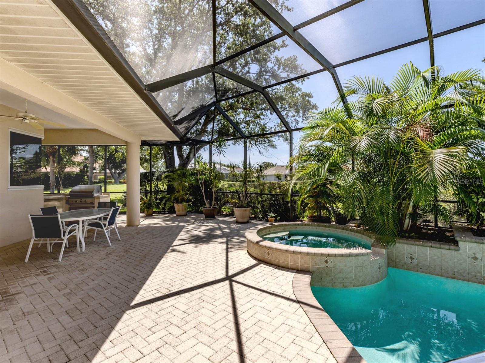 CALUSA LAKES - Residential