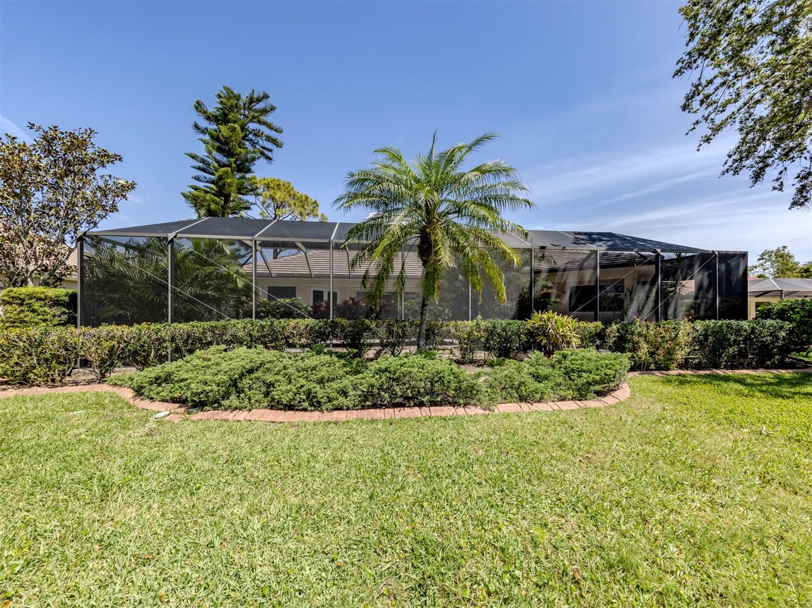 CALUSA LAKES - Residential