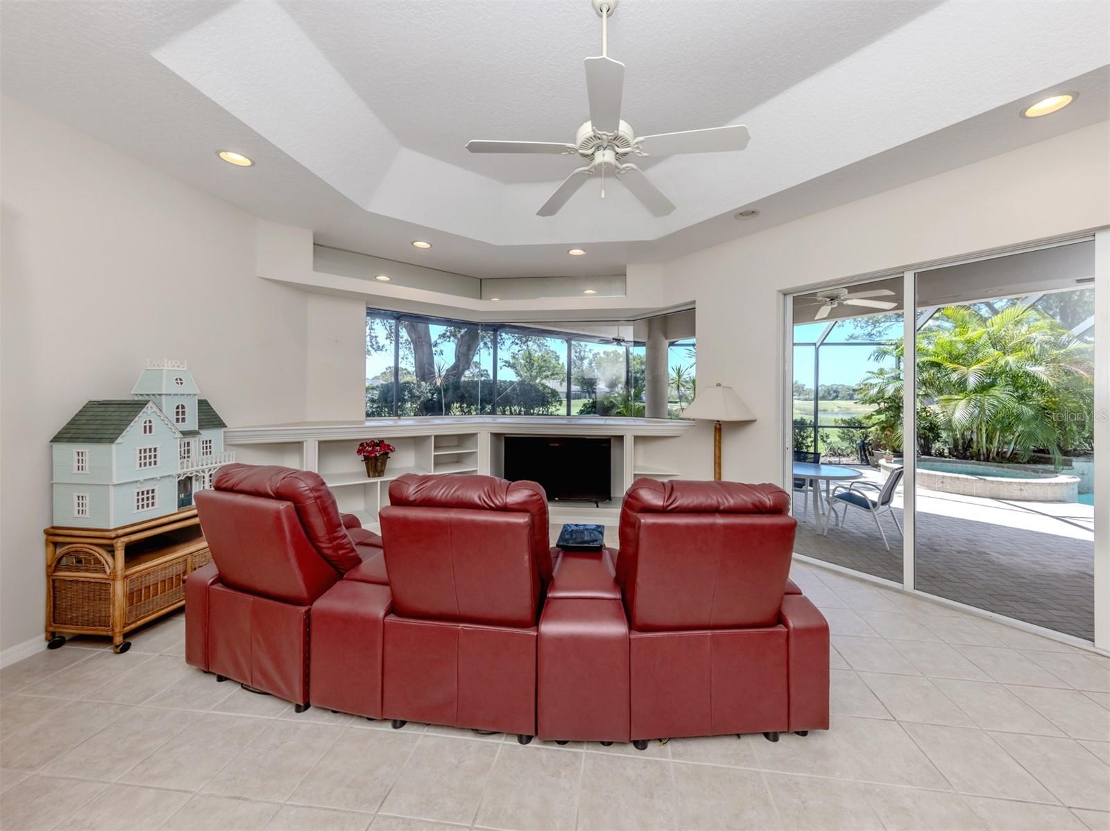 CALUSA LAKES - Residential