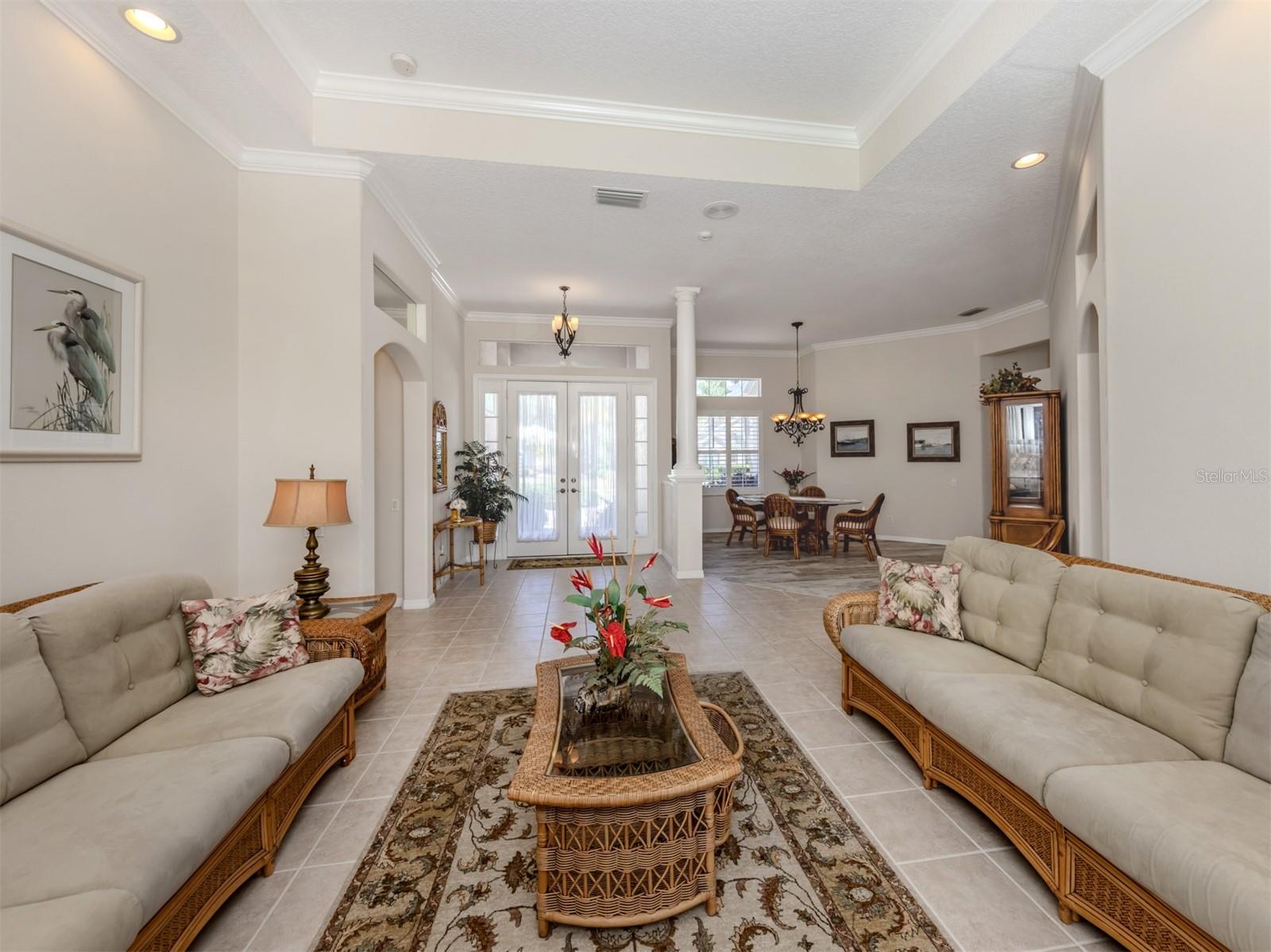 CALUSA LAKES - Residential