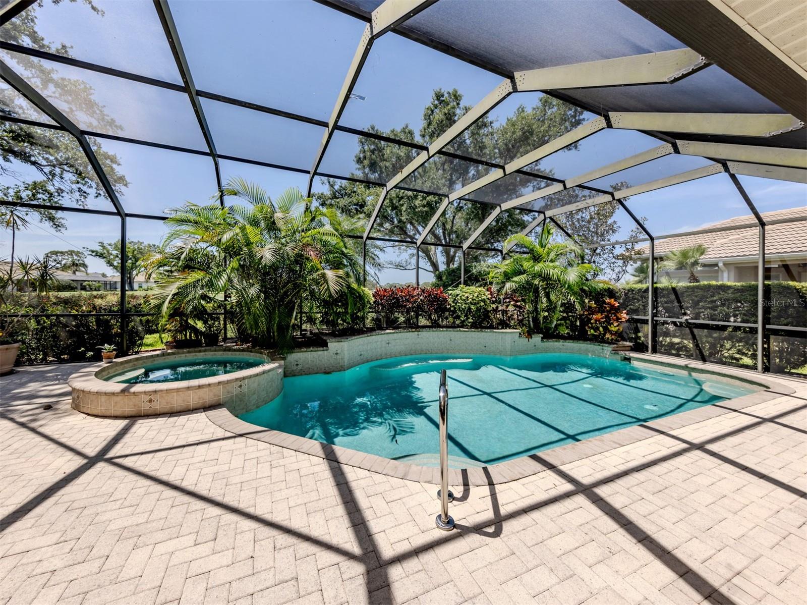 CALUSA LAKES - Residential