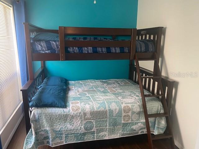 BAY OAKS - Residential