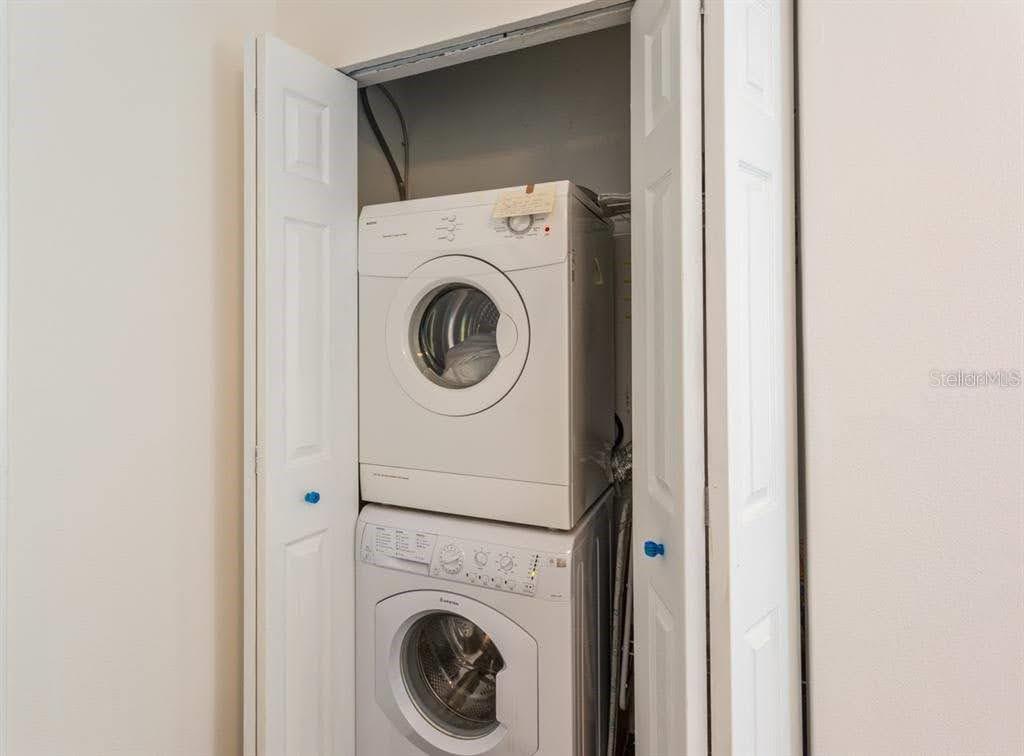 BAY OAKS - Residential