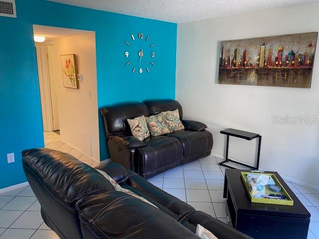 BAY OAKS - Residential