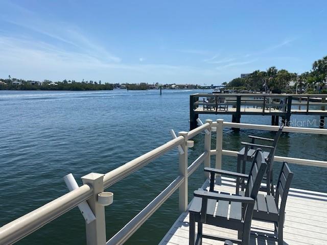 BAY OAKS - Residential