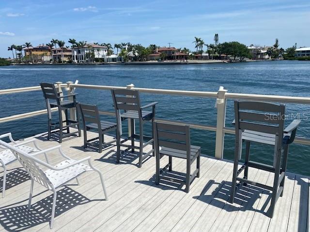 BAY OAKS - Residential