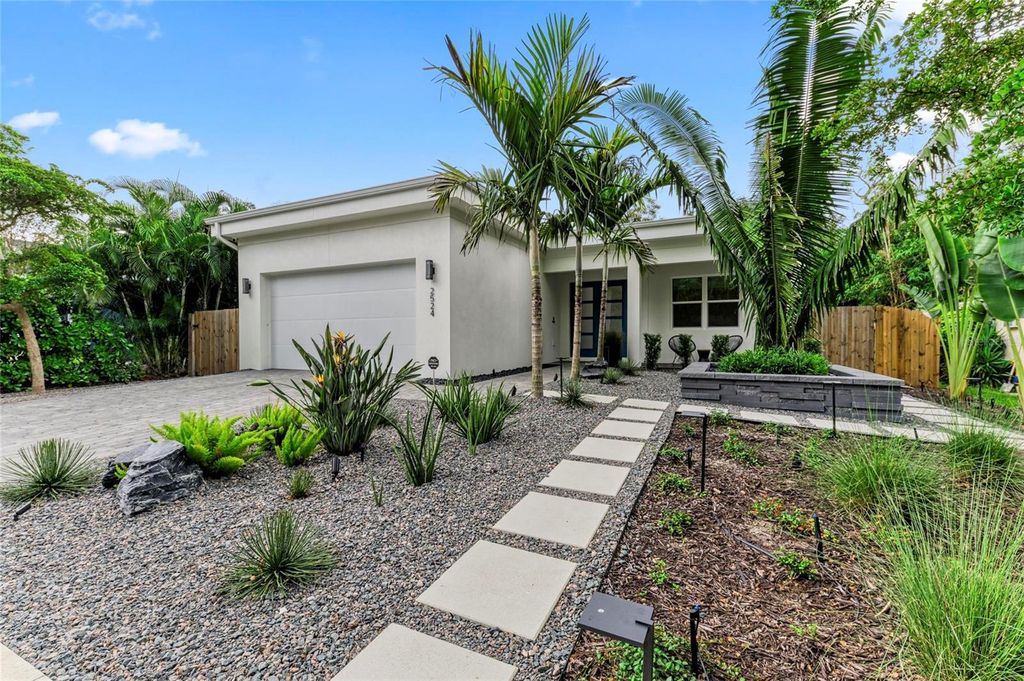 Photo of 2524 Arlington Street, Sarasota, FL 34239 (MLS # A4665559)
