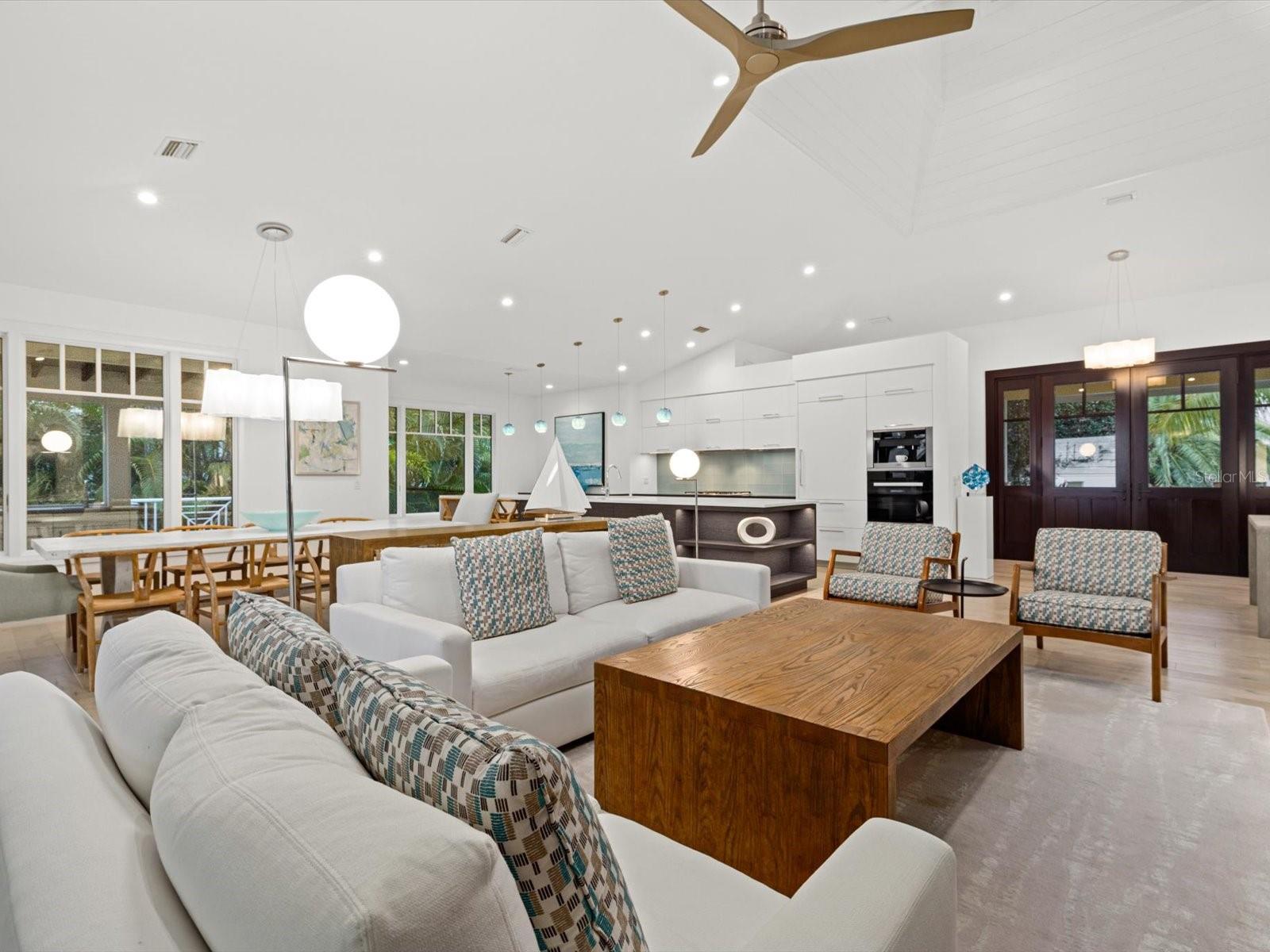 EAGLE POINT CLUB THE - Residential