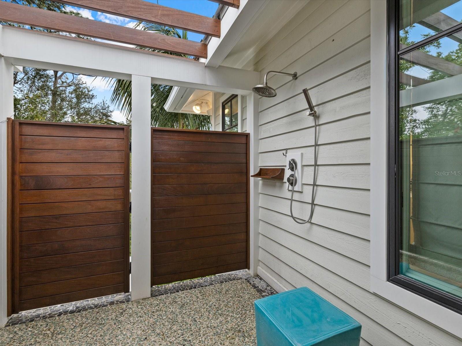 EAGLE POINT CLUB THE - Residential