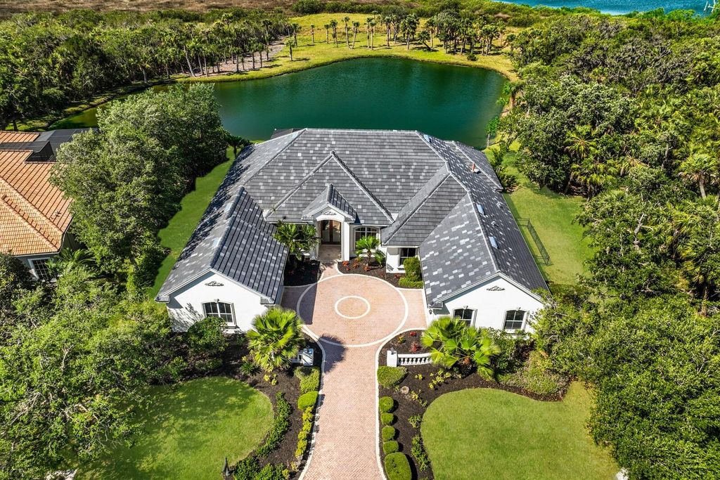 Photo of 11503 SAVANNAH LAKES DRIVE, PARRISH, FL 34219 (MLS # A4565468)
