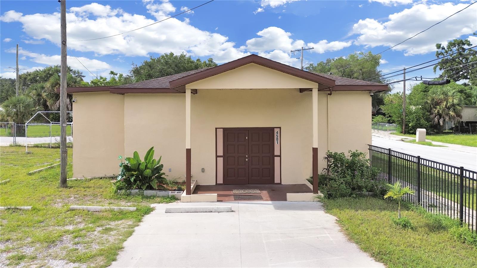 EASTERN HEIGHTS - Commercial Sale