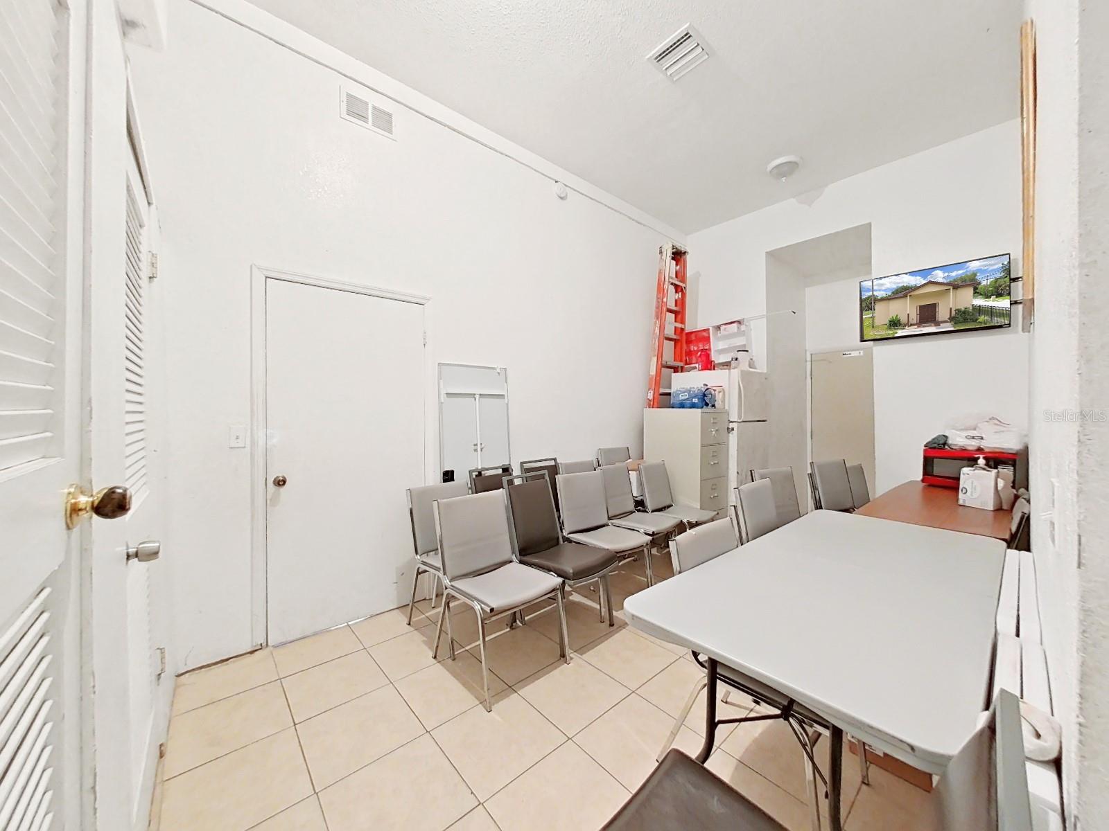 EASTERN HEIGHTS - Commercial Sale