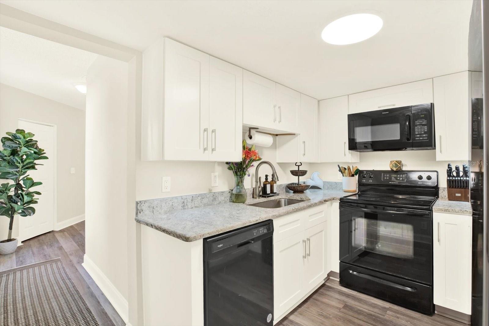 HODGES SHADY GROVE - Residential