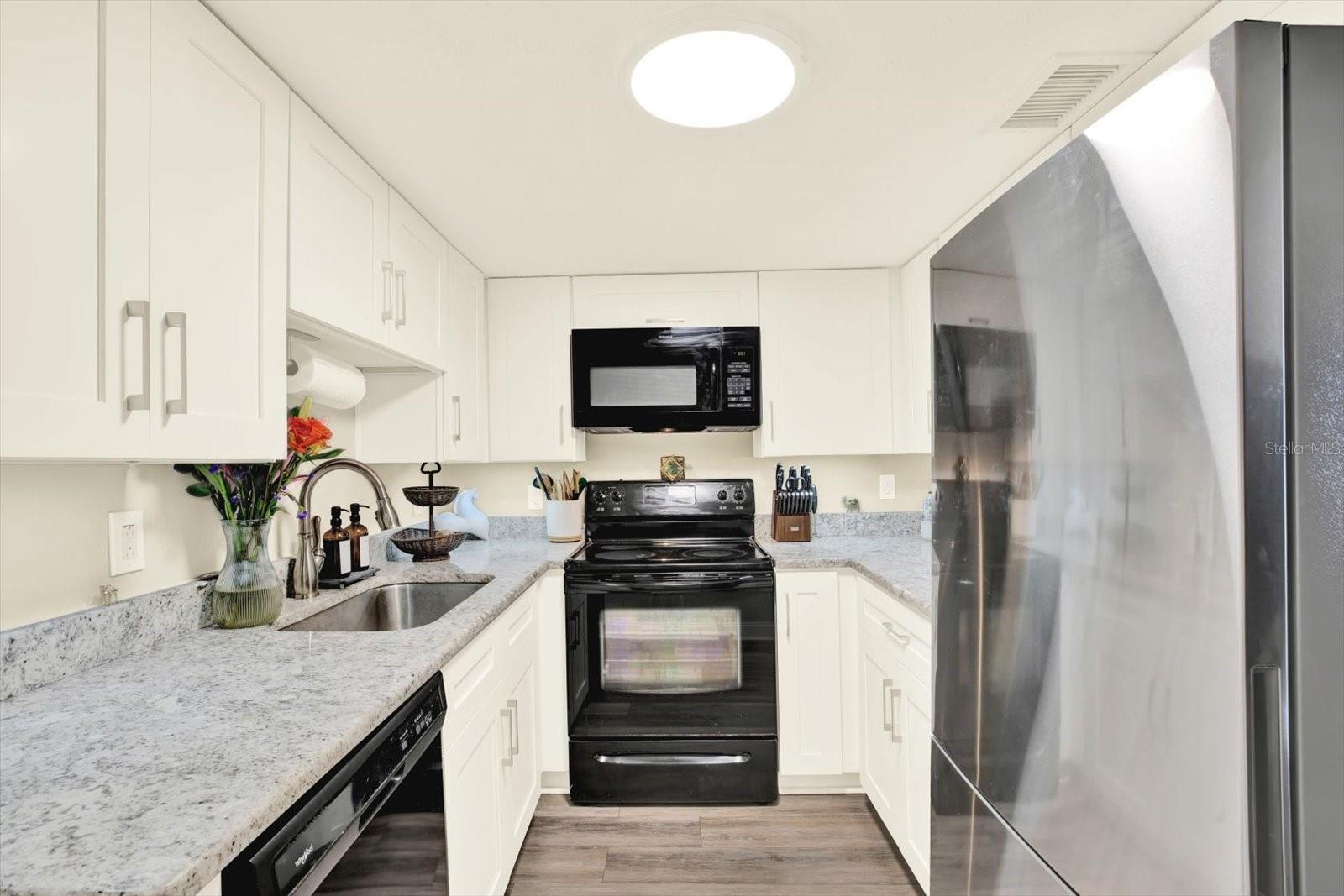 HODGES SHADY GROVE - Residential