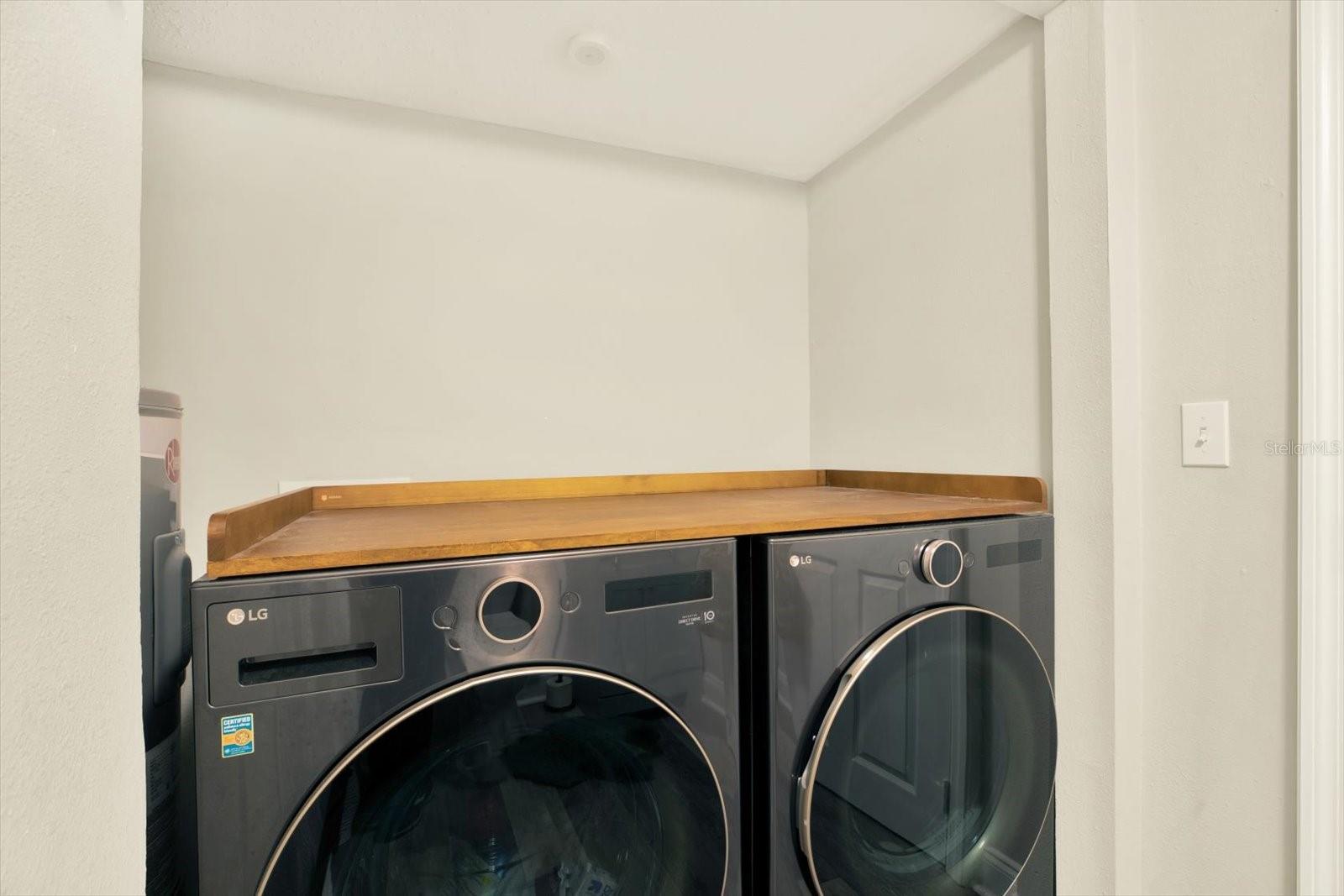 HODGES SHADY GROVE - Residential