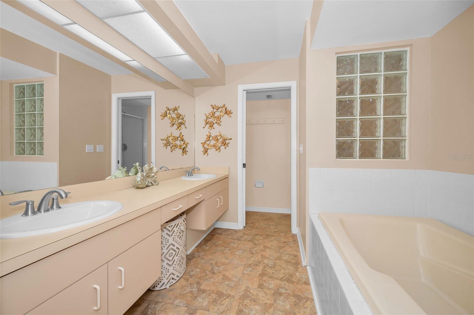 OVERLOOK - Residential