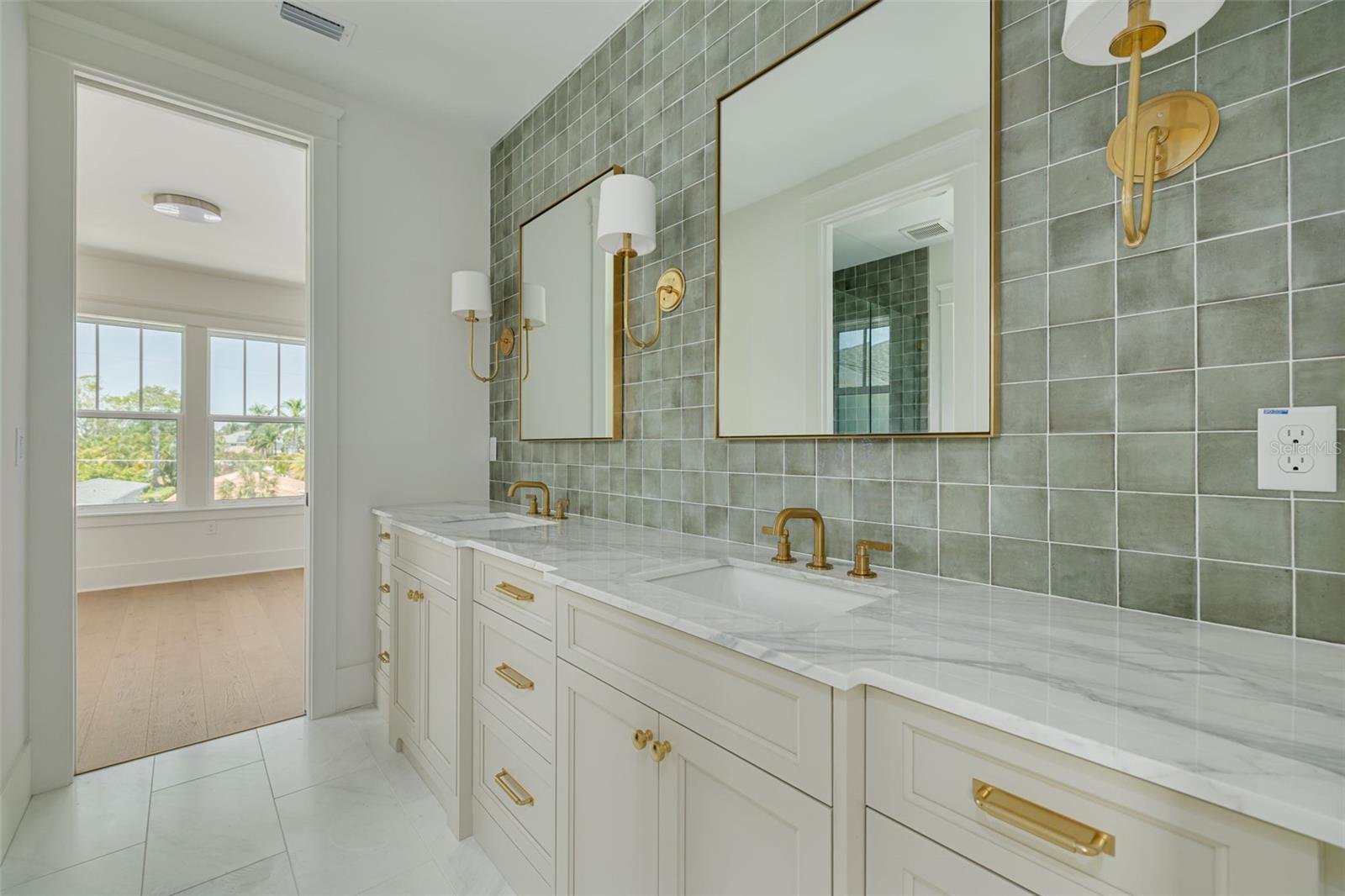 SNELL ISLE BRIGHTBAY - Residential