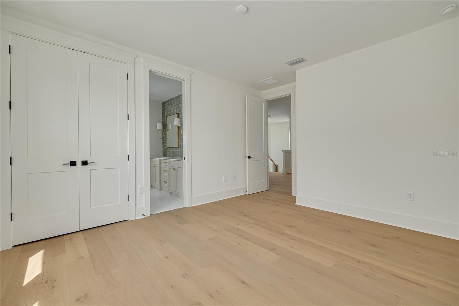 SNELL ISLE BRIGHTBAY - Residential