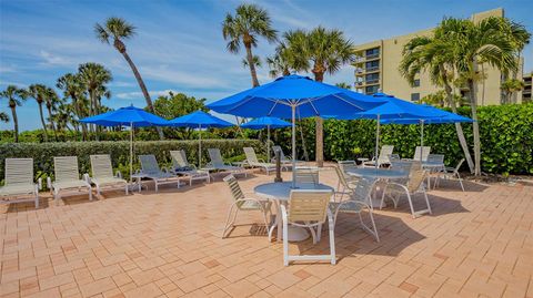 A home in LONGBOAT KEY