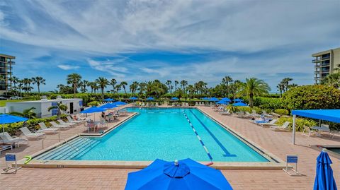 A home in LONGBOAT KEY