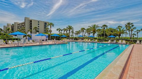 A home in LONGBOAT KEY