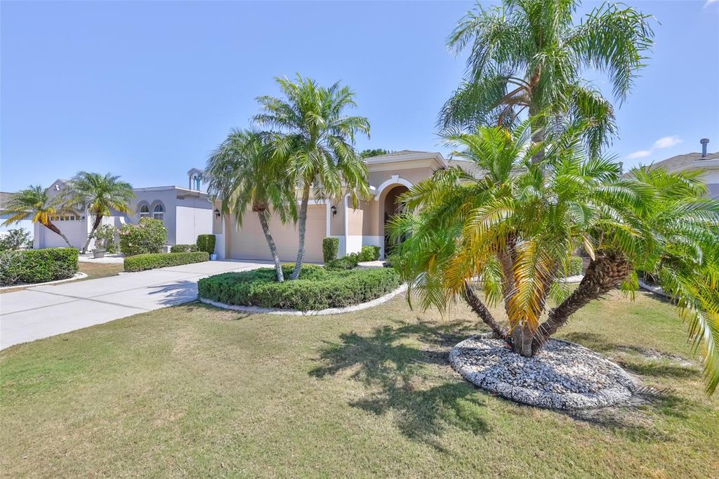 Photo of 828 Regal Manor Way, Sun City Center, FL 33573 (MLS # TB8502333)