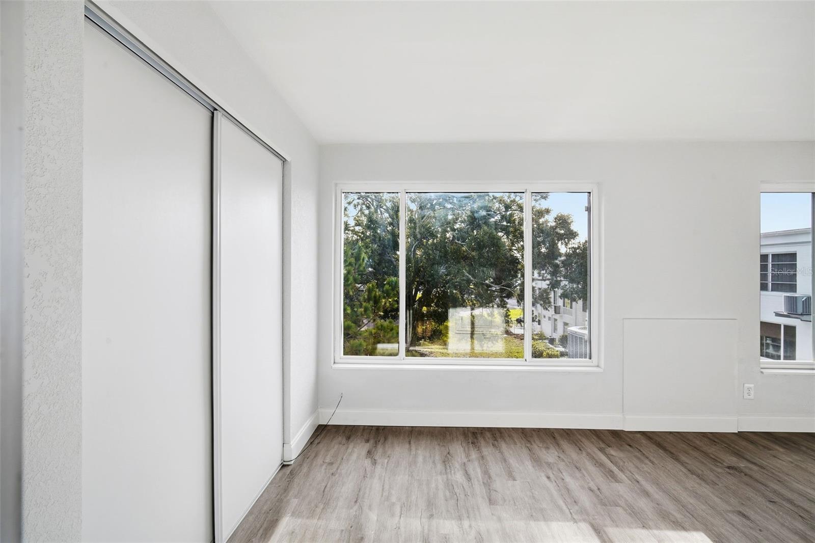 ON TOP OF THE WORLD - Residential