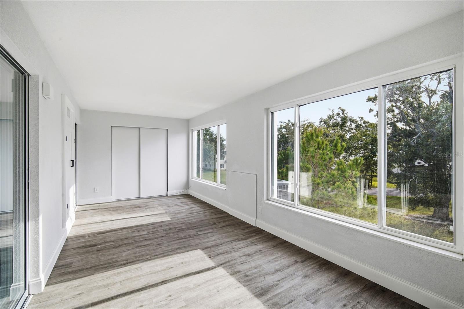 ON TOP OF THE WORLD - Residential